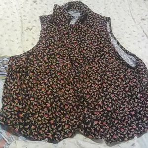 Forever21 Tiny flower button up shirt